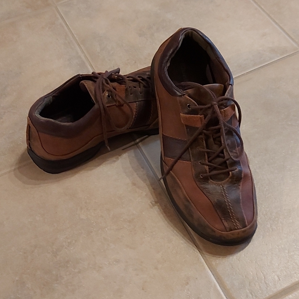 Dunham Mens Casual Brown Distressed Leather and Suede Lace up Shoes